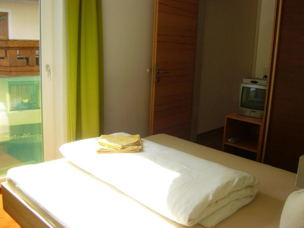 Almandin Apartments ايشجل الغرفة الصورة