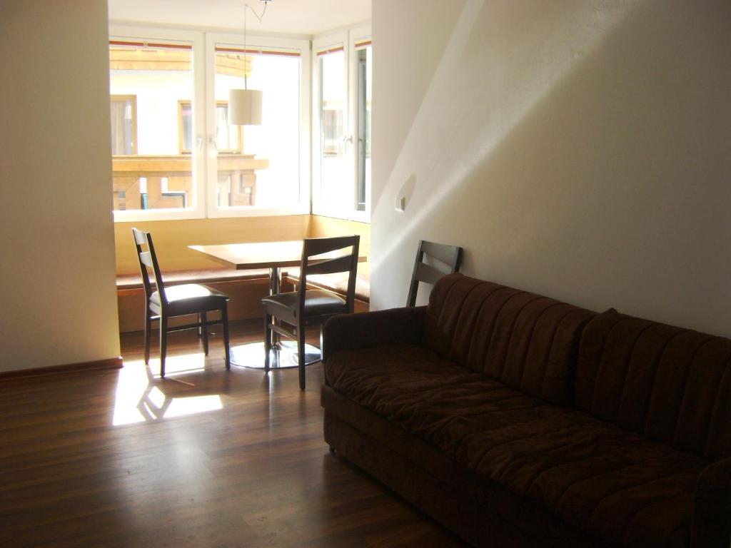 Almandin Apartments ايشجل الغرفة الصورة