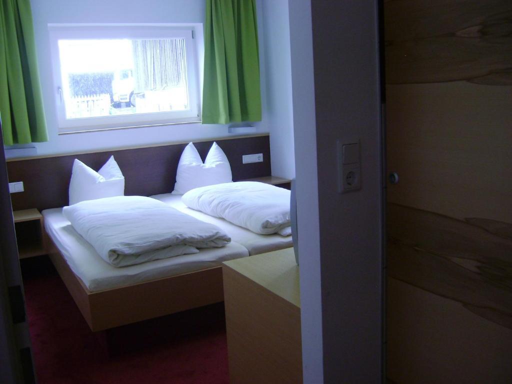 Almandin Apartments ايشجل الغرفة الصورة