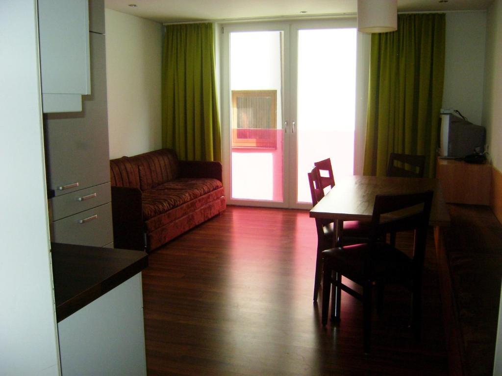 Almandin Apartments ايشجل الغرفة الصورة